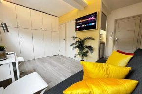 Apt 10 Beachside Beauty Lux Studio Steps from Beach